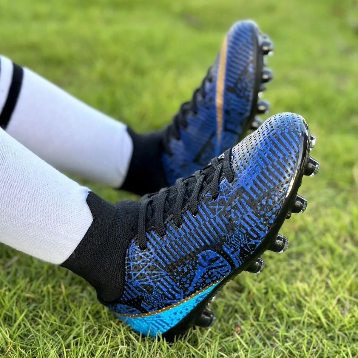 Boys Girls Soccer Cleats Kids Soccer Shoes High Top Training Youth Football Cleats Outdoor Football Shoes