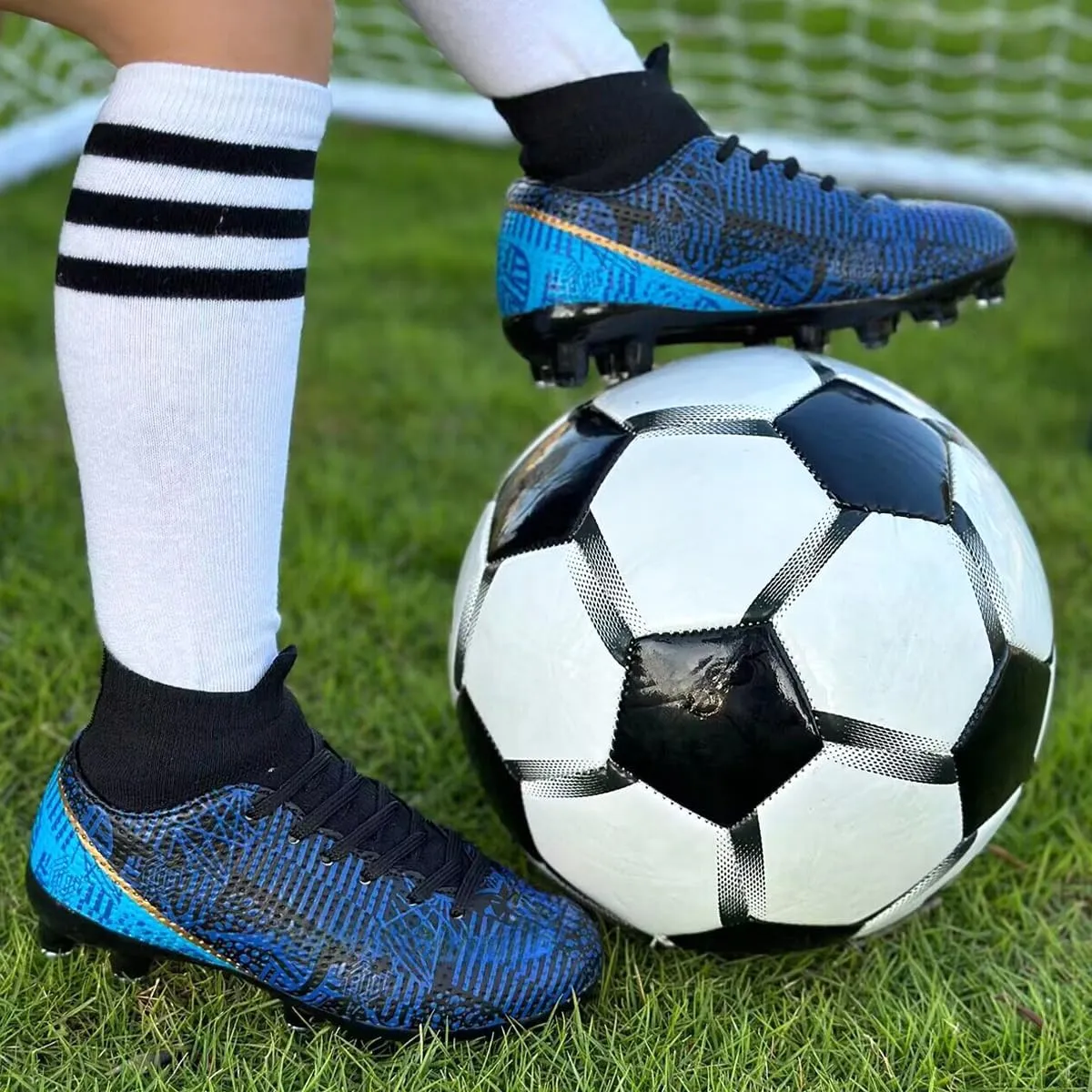 Boys Girls Soccer Cleats Kids Soccer Shoes High Top Training Youth Football Cleats Outdoor Football Shoes