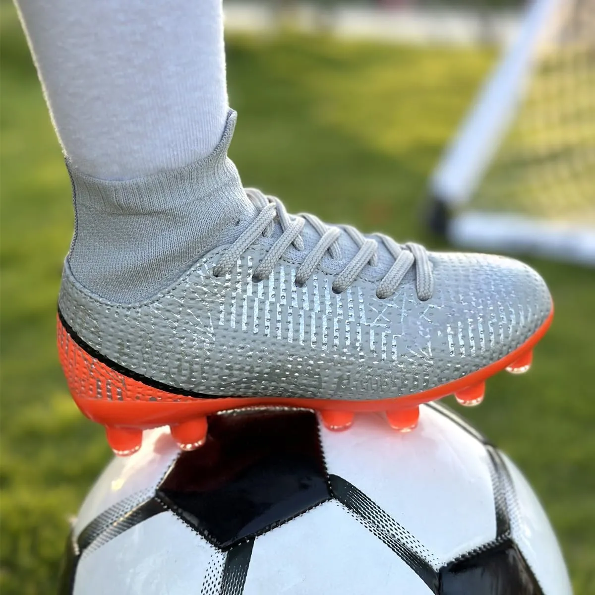 Boys Girls Soccer Cleats Kids Soccer Shoes High Top Training Youth Football Cleats Outdoor Football Shoes