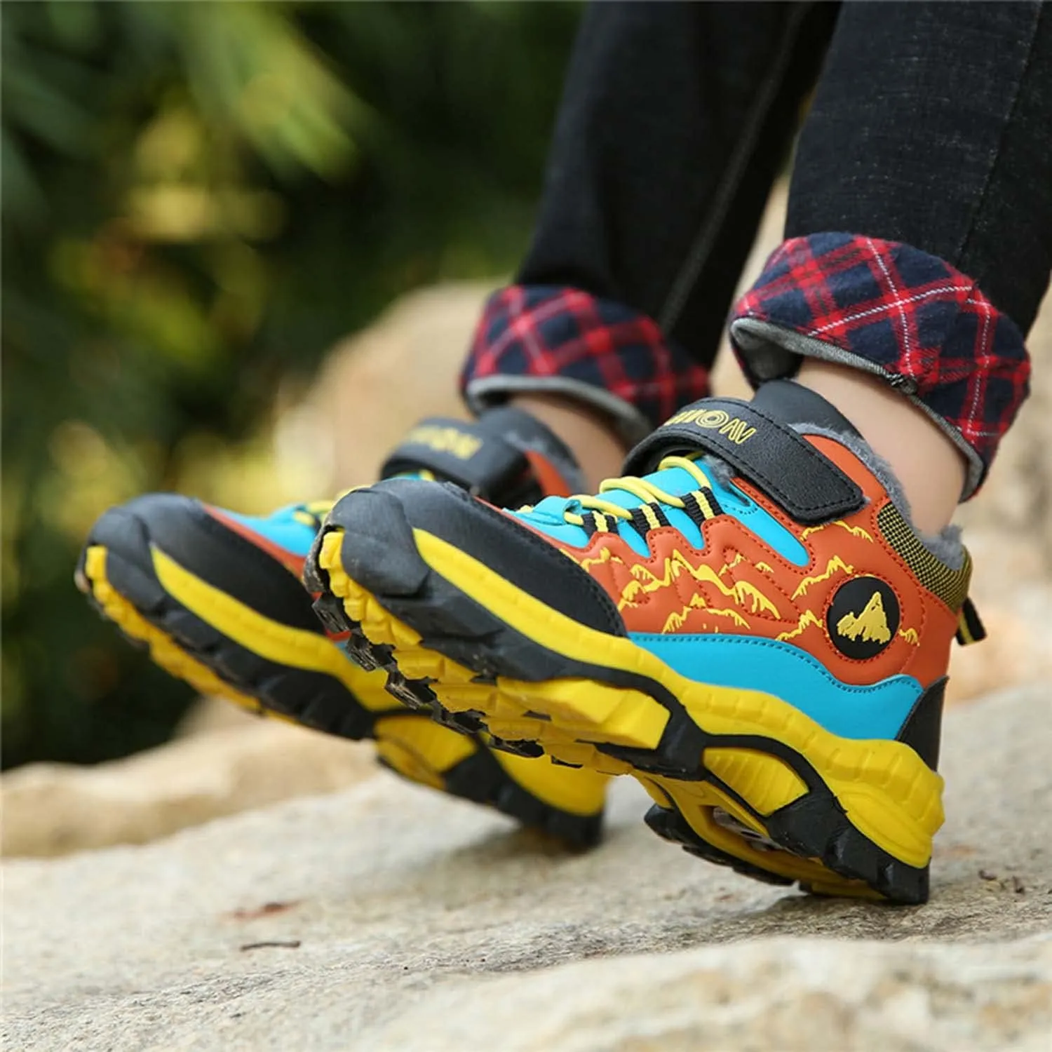 CERYTHRINA Kids Hiking Boots Boys Snow Boots Warm Non Slip Winter Boots Outdoor Camping Shoes Snow Sports Shoes