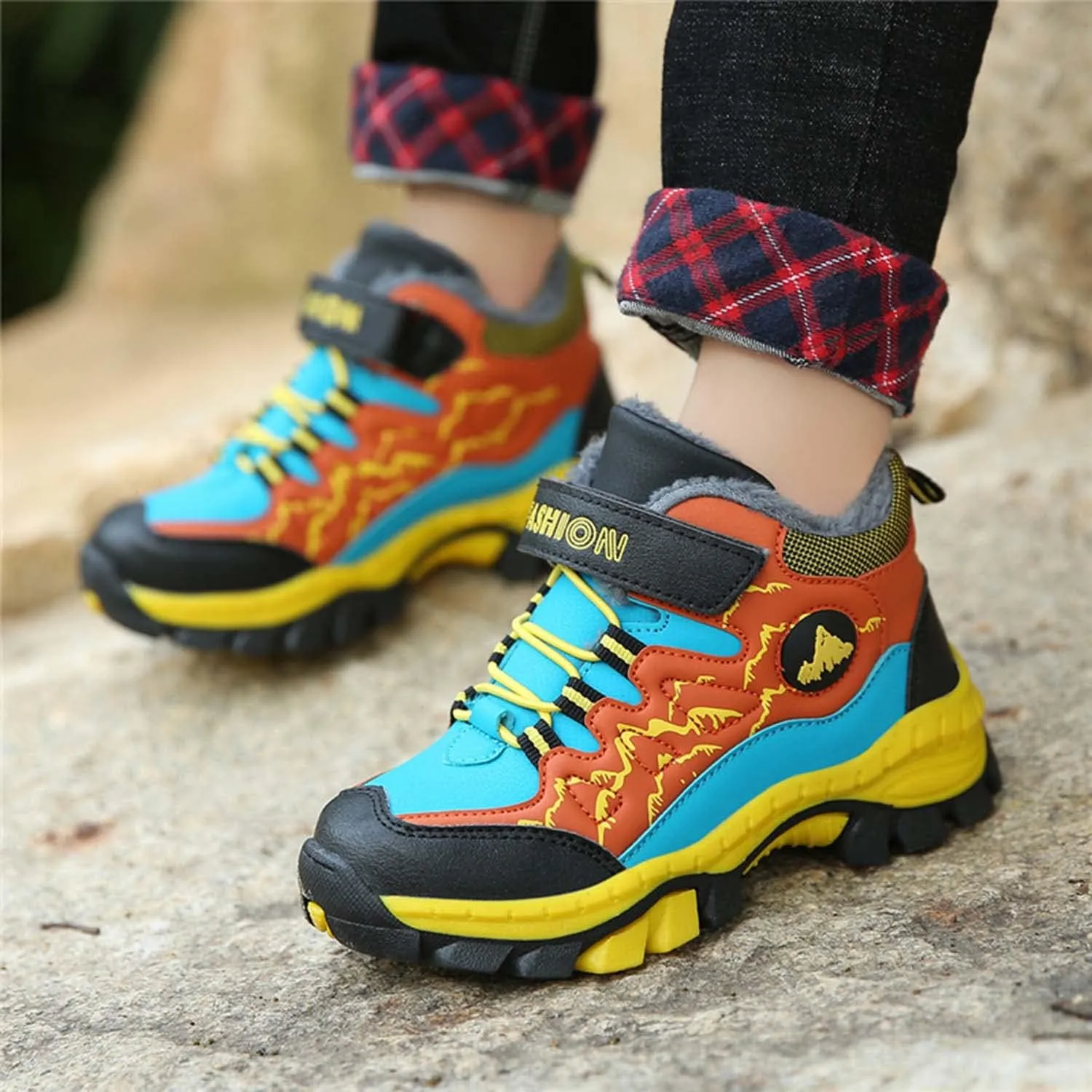 CERYTHRINA Kids Hiking Boots Boys Snow Boots Warm Non Slip Winter Boots Outdoor Camping Shoes Snow Sports Shoes