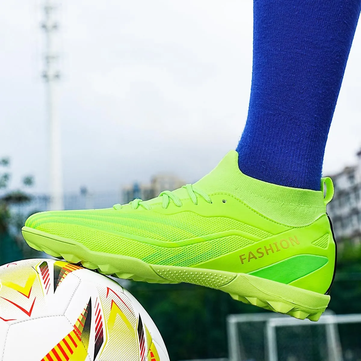 Indoor Turf Soccer Shoes Cleats Mens Soccer Shoes for Boys Football Shoes Kid Futsal Shoes Youth TF High Top