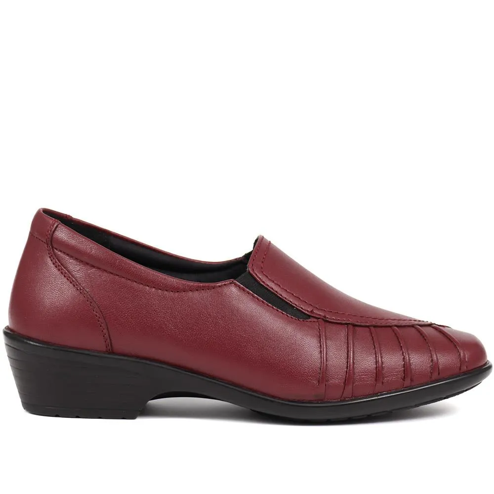 Leather Slip On Shoes - KEMP1800 / 145 950