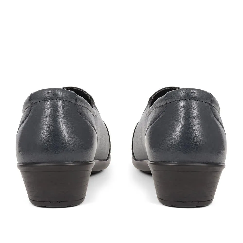 Leather Slip On Shoes - KEMP1800 / 145 950