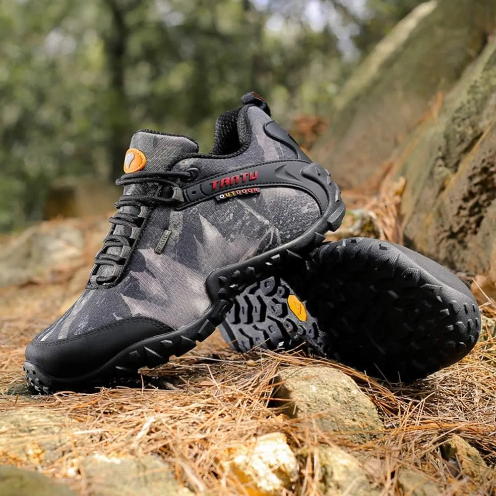 Outdoor Camouflage Low-top Hiking Shoes, Waterproof and Wear-Resistant Hiking Camping Boots, Men's Hiking Boots, Rock Climbing Running Shoes (Black 40)