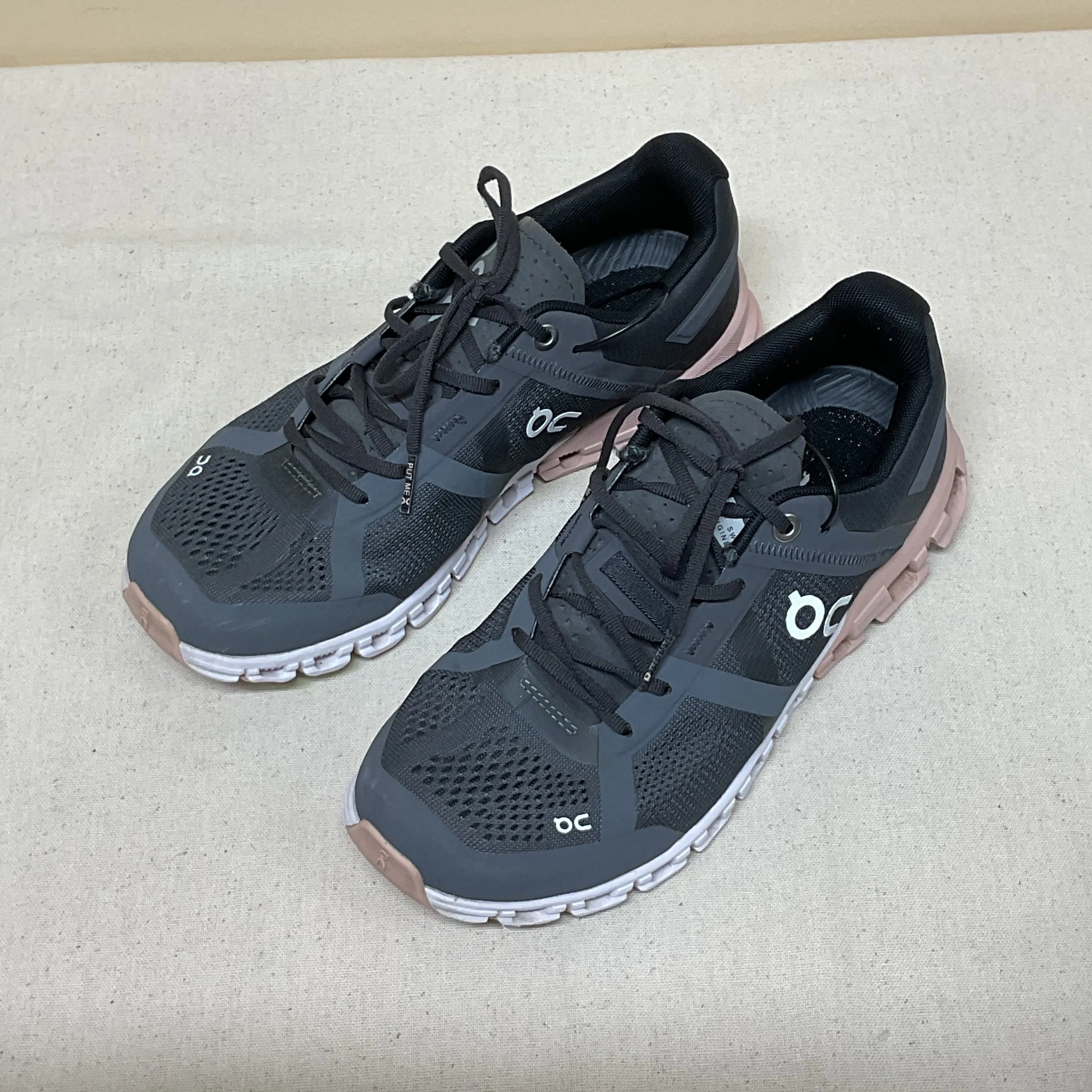 Shoes Athletic By On In Grey & Pink, Size:6