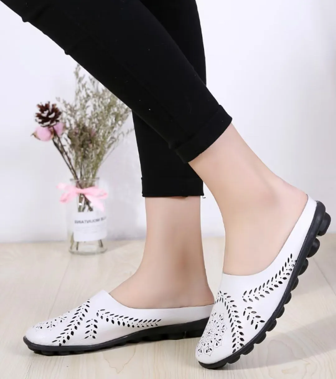 Women's Floral Fashion Slippers Hollowed Out Casual Flat Mules